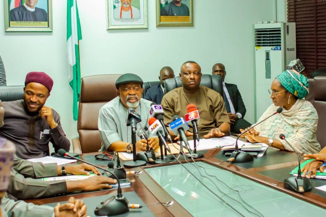 FG to extend doctors, nurses retirement age from 60 to 65 - Labour Minister
