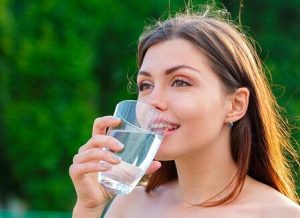 Does alkaline water neutralize stomach acid?